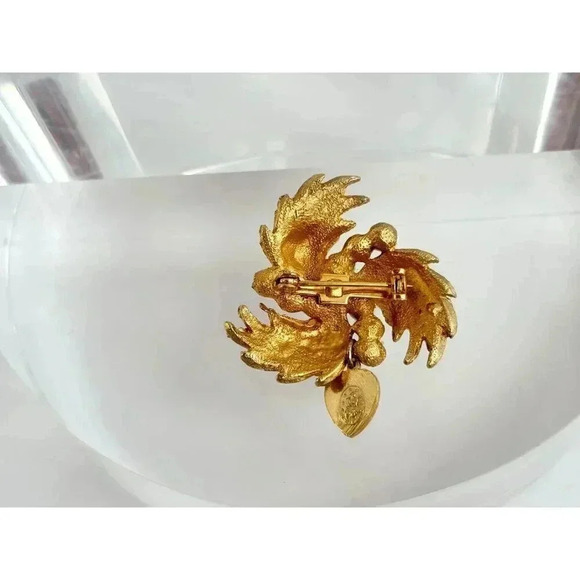 Vintage Gold Tone Leaf & Faux Pearl Pinwheel Brooch - Picture 6 of 8